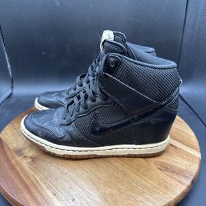 Nike Dunk Sky High Womens Size 6.5 Hidden Wedge Shoes Black White Sneakers